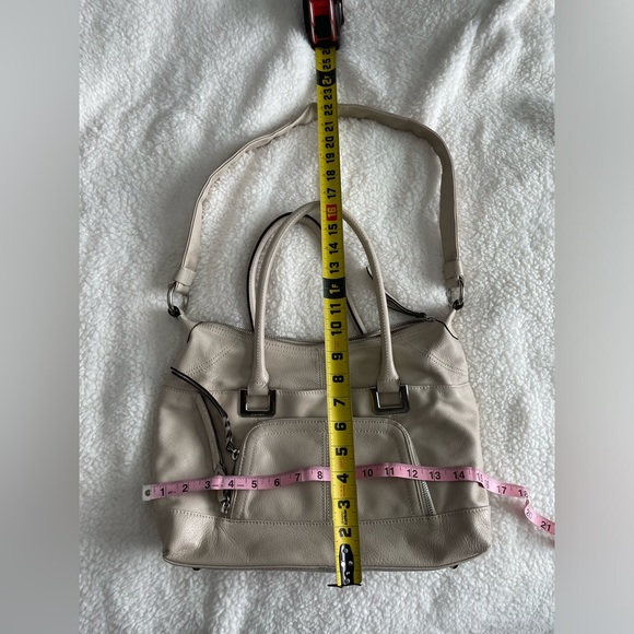 LC: ⭐️HP⭐️ B. Makowsky Leather White Cream Purse with Animal Print Inside - Picture 10 of 15